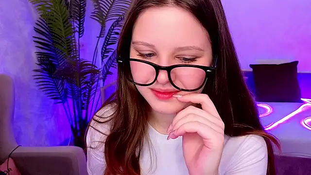 Snapshot of Lana_Moon__ chatting on 11-30-25, 02:15 Lana Moon online show from 11-30-25, 02:15