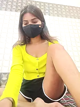 Lovely--girl online show from 05-17-26, 04:21