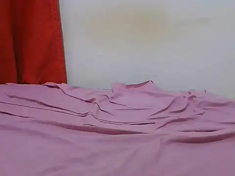 Snapshot of Lovemist chatting on 12-01-25, 06:57 Lovemist online show from 12-01-25, 06:57