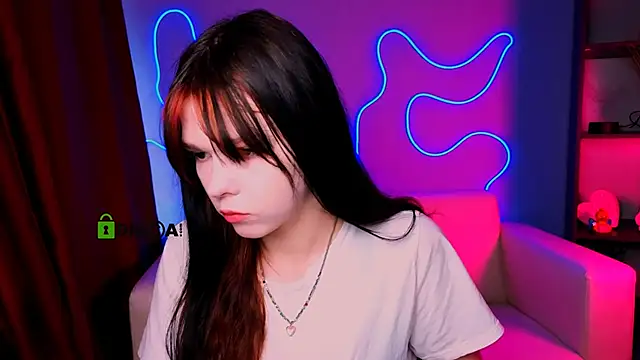 Snapshot of erica_murray chatting on 12-03-25, 10:24 erica murray online show from 12-03-25, 10:24