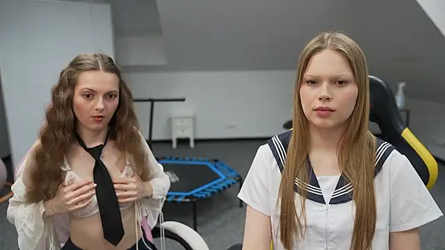 Charlotte Dreams online show from 02-17-26, 04:02