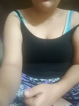 Snapshot of Tanvi_02 chatting on 12-04-25, 04:05 Tanvi 02 online show from 12-04-25, 04:05