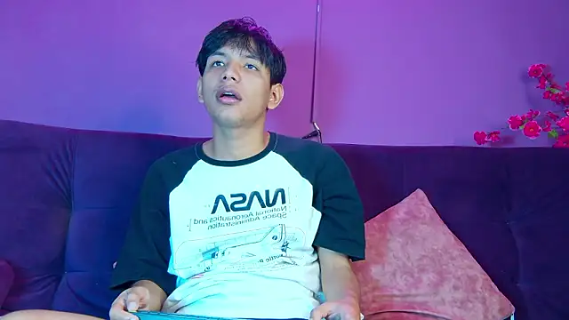 Liam Sinclair online show from 03-10-26, 07:52