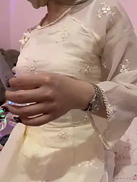 Queen-of-Love online show from 02-20-26, 05:48