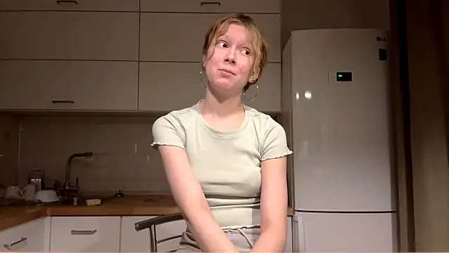 ElfriedaZwack online show from 12-18-25, 02:45