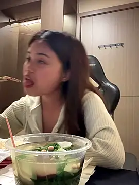 Snapshot of Toffee-00 chatting on 12-20-25, 06:09 Toffee-00 online show from 12-20-25, 06:09