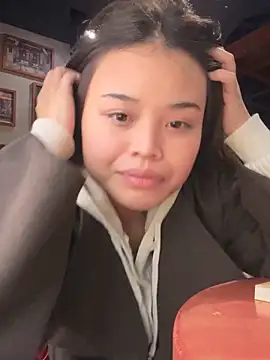 Snapshot of Toffee-00 chatting on 12-21-25, 08:21 Toffee-00 online show from 12-21-25, 08:21