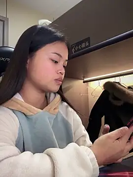 Snapshot of Toffee-00 chatting on 01-07-26, 10:07 Toffee-00 online show from 01-07-26, 10:07