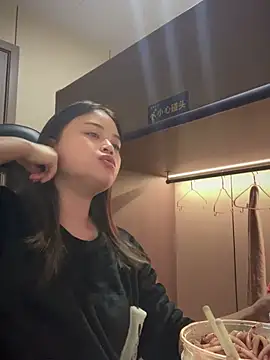 Snapshot of Toffee-00 chatting on 01-14-26, 10:32 Toffee-00 online show from 01-14-26, 10:32