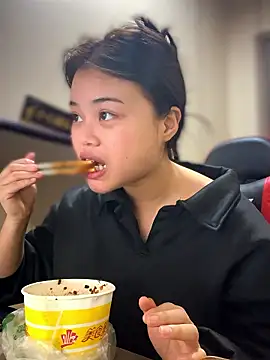 Snapshot of Toffee-00 chatting on 01-18-26, 09:13 Toffee-00 online show from 01-18-26, 09:13