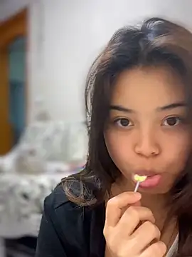 Toffee-00 online show from 04-12-26, 09:25