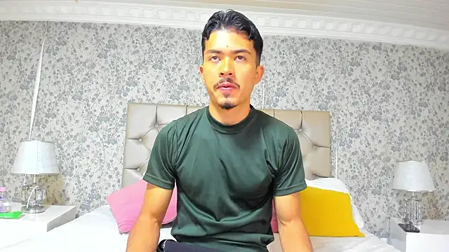 Snapshot of NicolaiKarav chatting on 11-26-25, 10:05 NicolaiKarav online show from 11-26-25, 10:05