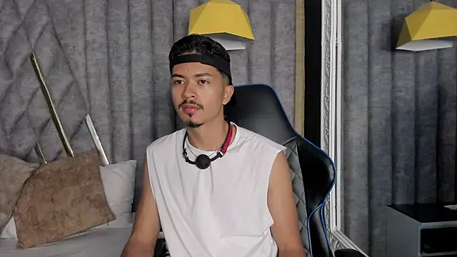 Snapshot of NicolaiKarav chatting on 12-02-25, 11:15 NicolaiKarav online show from 12-02-25, 11:15