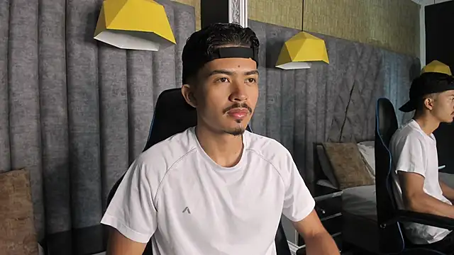 Snapshot of NicolaiKarav chatting on 12-04-25, 11:41 NicolaiKarav online show from 12-04-25, 11:41