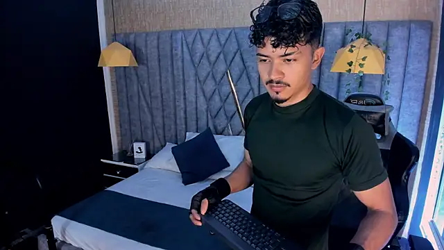 NicolaiKarav online show from 04-10-26, 12:10