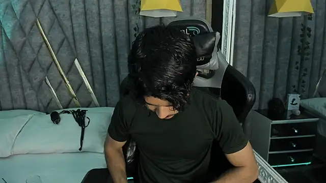 Snapshot of NicolaiKarav chatting on 05-24-26, 12:43 NicolaiKarav online show from 05-24-26, 12:43
