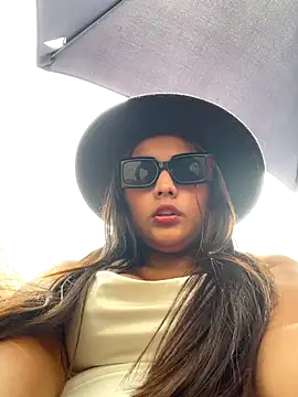 Snapshot of noa_harper chatting on 11-25-25, 01:33 noa harper online show from 11-25-25, 01:33