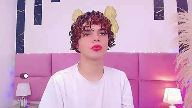 Skyee angel online show from 12-14-25, 01:49