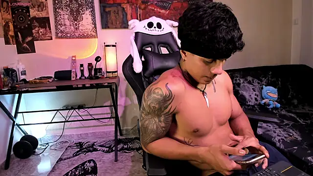 Snapshot of aress_damon chatting on 01-15-26, 12:04 aress damon online show from 01-15-26, 12:04