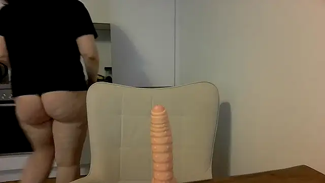 Snapshot of ada_in_europe chatting on 11-28-25, 01:25 ada in europe online show from 11-28-25, 01:25