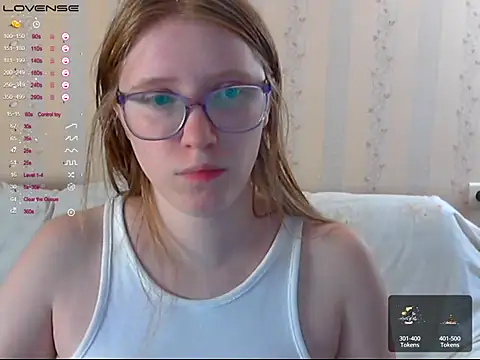 Snapshot of LustfulSarah chatting on 11-22-25, 11:48 LustfulSarah online show from 11-22-25, 11:48