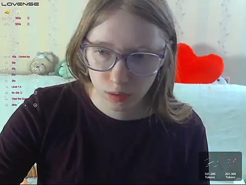 LustfulSarah online show from 05-17-26, 07:32