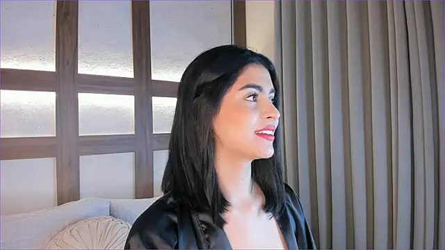 Snapshot of SarhaVega chatting on 11-28-25, 01:25 SarhaVega online show from 11-28-25, 01:25