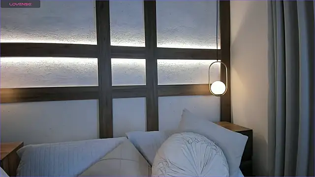 Snapshot of SarhaVega chatting on 12-05-25, 02:03 SarhaVega online show from 12-05-25, 02:03