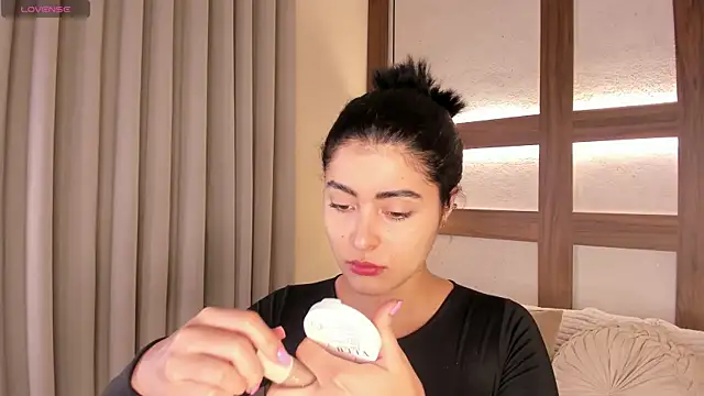 SarhaVega online show from 01-17-26, 01:49