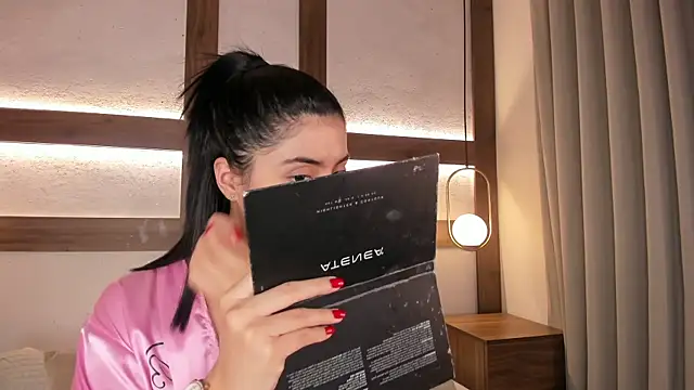 SarhaVega online show from 04-27-26, 12:47