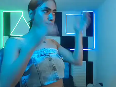 Snapshot of bonnie_blue_18 chatting on 12-03-25, 01:31 bonnie blue 18 online show from 12-03-25, 01:31