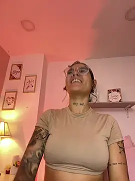 LauraRaider online show from 04-19-26, 08:22