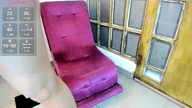 Mysterius Woman online show from 12-19-25, 01:07