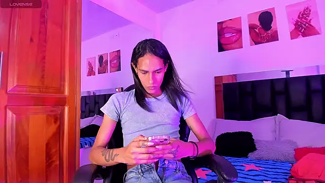 ValeryTs1 online show from 04-18-26, 07:07