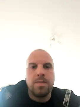 Snapshot of Phoenix2310 chatting on 12-18-25, 08:42 Phoenix2310 online show from 12-18-25, 08:42