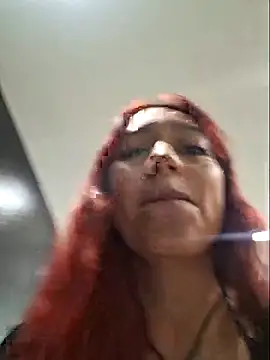 Snapshot of Eveeelyn25 chatting on 11-28-25, 10:56 Eveeelyn25 online show from 11-28-25, 10:56