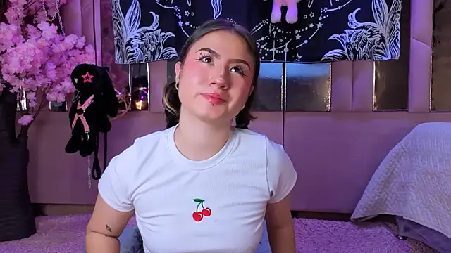 Snapshot of Naomistart chatting on 12-02-25, 08:48 Naomistart online show from 12-02-25, 08:48