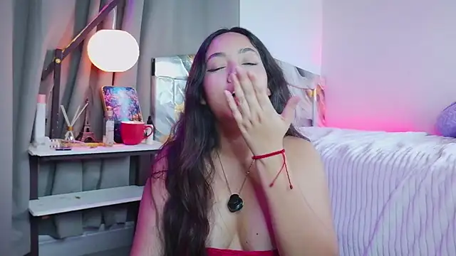 Snapshot of EmmaDembers chatting on 12-13-25, 07:53 EmmaDembers online show from 12-13-25, 07:53