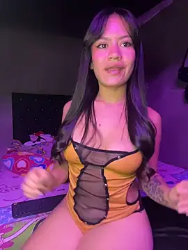 Snapshot of GiiaaFox chatting on 12-02-25, 06:03 GiiaaFox online show from 12-02-25, 06:03