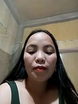 Snapshot of Tisami-suca chatting on 12-13-25, 09:42 Tisami-suca online show from 12-13-25, 09:42