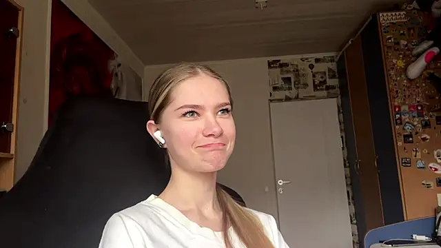 Snapshot of JesicaMortensen chatting on 11-27-25, 08:16 JesicaMortensen online show from 11-27-25, 08:16