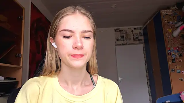 Snapshot of JesicaMortensen chatting on 12-03-25, 08:12 JesicaMortensen online show from 12-03-25, 08:12