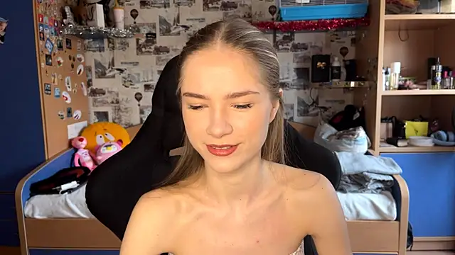 Snapshot of JesicaMortensen chatting on 12-22-25, 08:44 JesicaMortensen online show from 12-22-25, 08:44