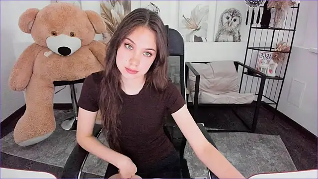 Snapshot of BlossomVesper chatting on 12-05-25, 09:29 BlossomVesper online show from 12-05-25, 09:29