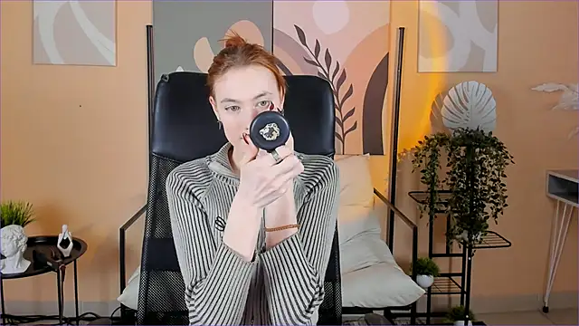 SierraHarper online show from 12-14-25, 04:45