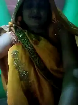 Snapshot of Pooja_hote chatting on 12-04-25, 04:44 Pooja hote online show from 12-04-25, 04:44