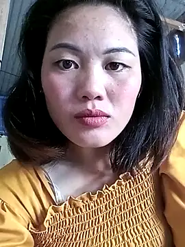 Snapshot of lynae-0 chatting on 11-24-25, 06:46 lynae-0 online show from 11-24-25, 06:46