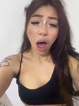 DAKOTA SAKURA online show from 05-28-26, 12:52