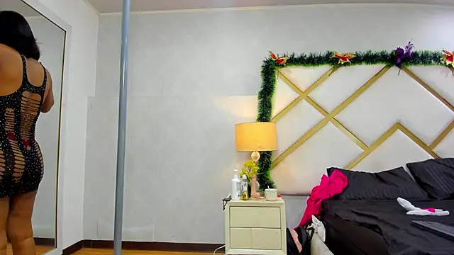 Snapshot of DayanBrown chatting on 12-14-25, 02:55 DayanBrown online show from 12-14-25, 02:55