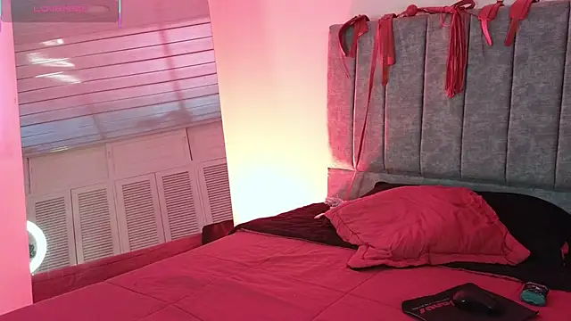 Snapshot of KasandraGrant chatting on 12-13-25, 08:47 KasandraGrant online show from 12-13-25, 08:47